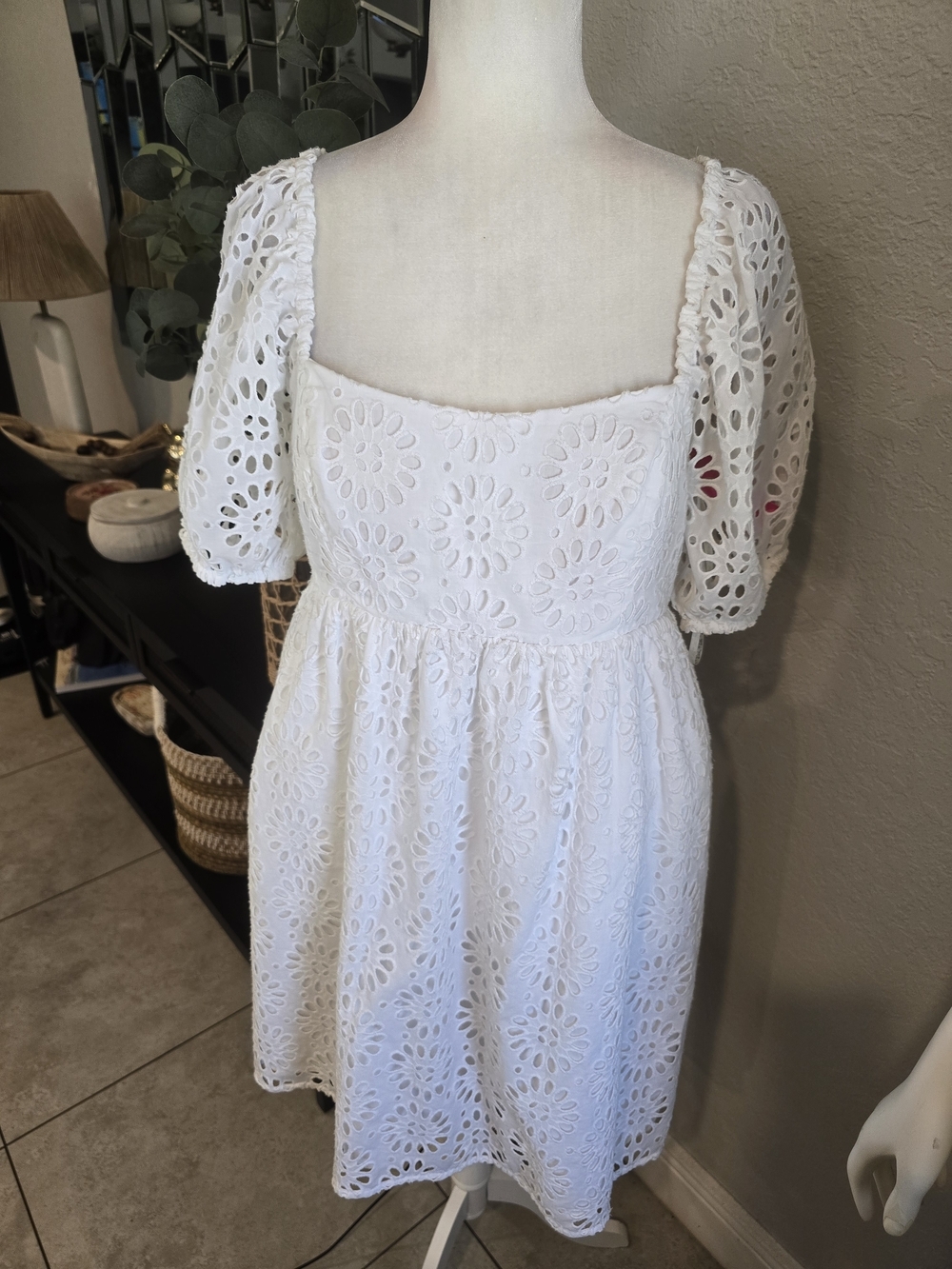 Lilly Pulitzer Women's Resort White Kay Short Puff Sleeve Eyelet Dress 10 - Picture 2 of 8